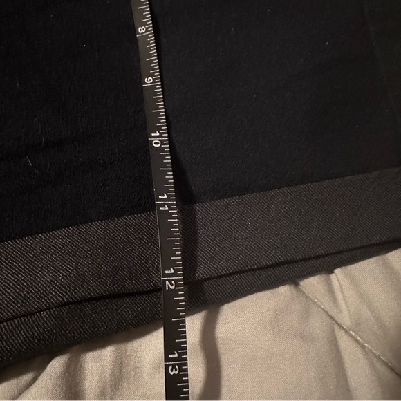 ❤️ $10 Flash Sale Forever 21 Cuffed Denim Shorts - Picture 5 of 7